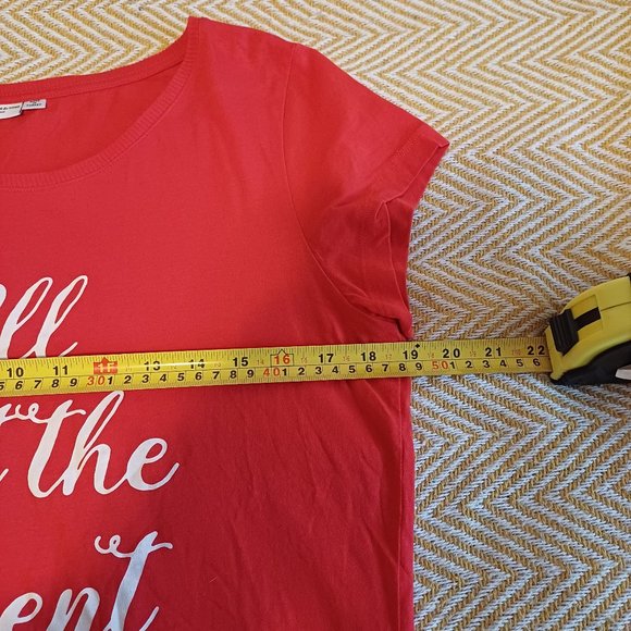 Jacqueline de Yong Red Tee Shirt Short Sleeve ''All about the Present'' Size XL - Picture 6 of 6